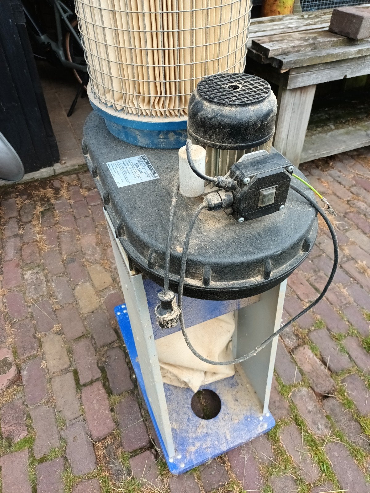 Hout Afzuiging., Ophalen, Afzuiger