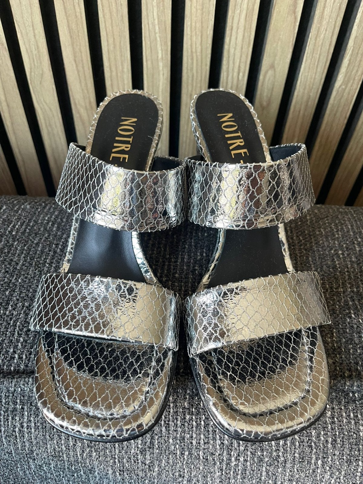 Notre V zilver oprn schoentje met blokhak 39 nieuw, Overige kleuren, Nieuw, Sandalen of Muiltjes, Ophalen of Verzenden