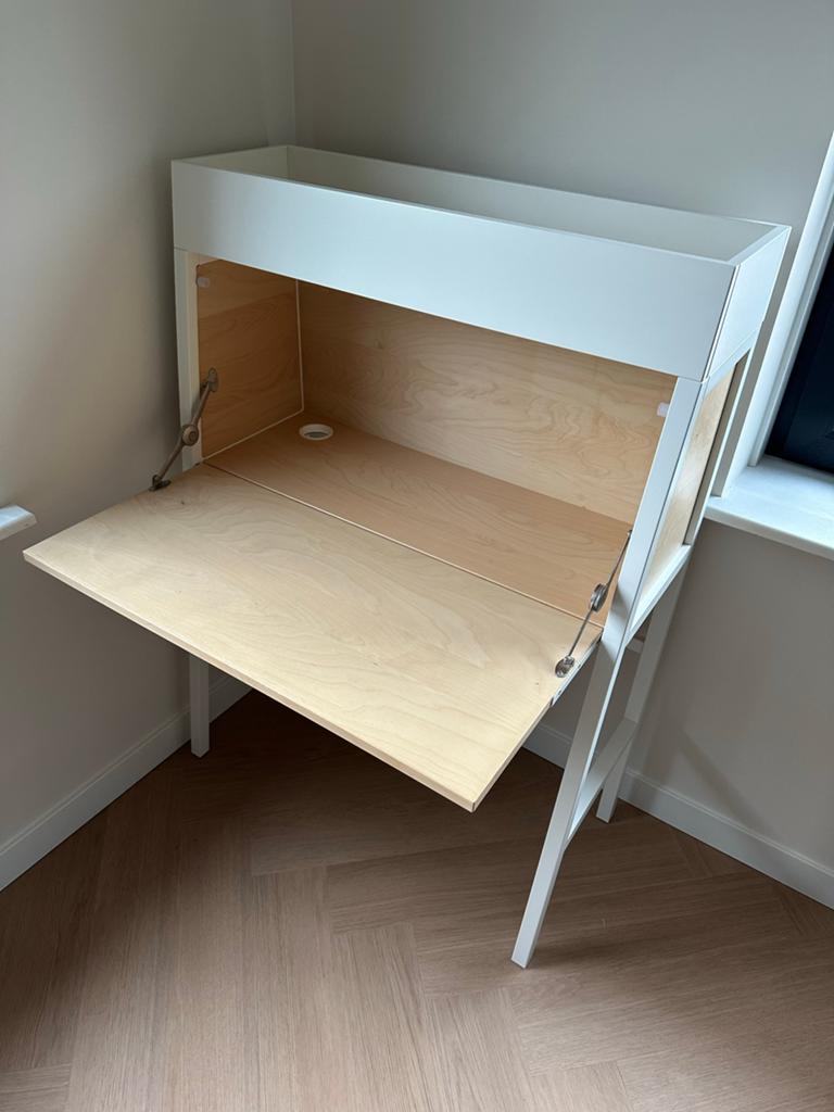 Compact bureau / secretaire van Ikea, Huis en Inrichting, Bureaus, Zo goed als nieuw, Secretaire, IKEA, Scandinavisch, Hout, Wit