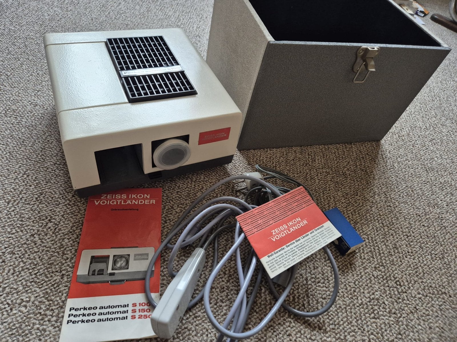 Zeiss Ikon Voigtlander Perkeo S 150 projector met scherm, Ophalen, Gebruikt, Met scherm