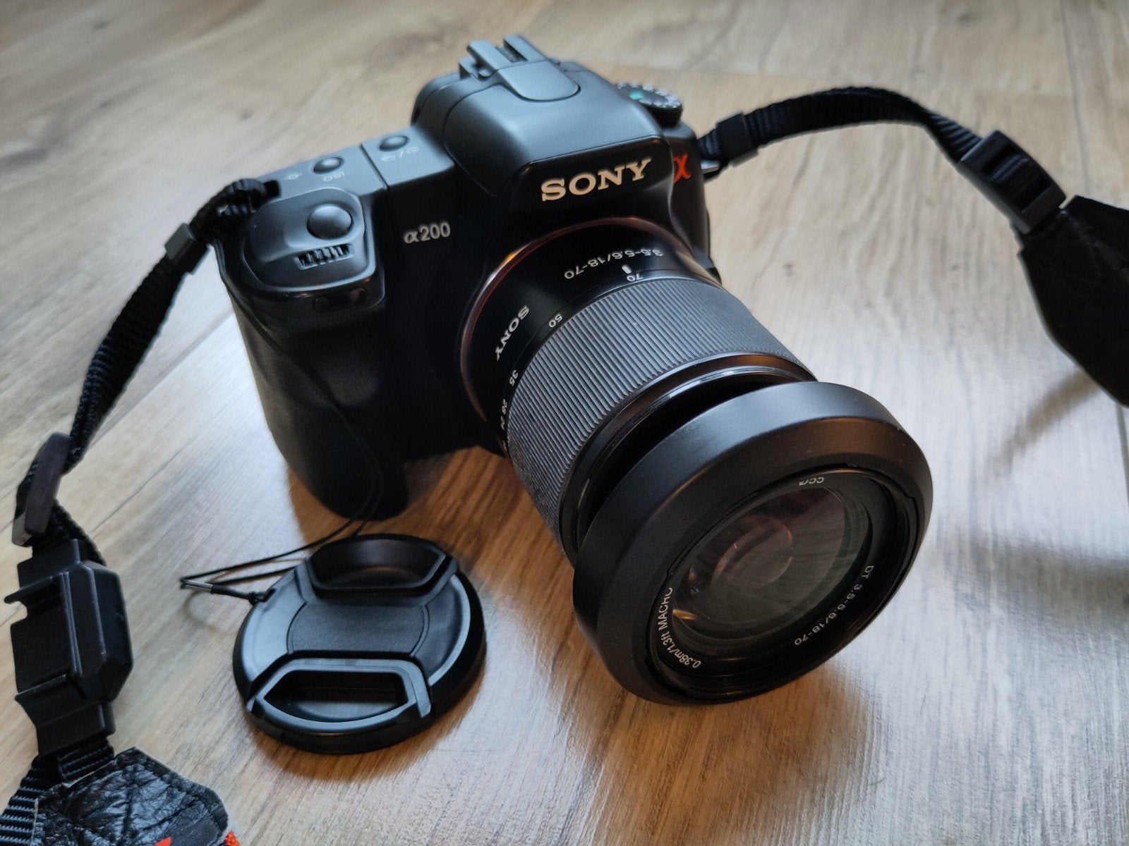 Sony Alpha 200 spiegelreflexcamera + 2 lenzen + accesoires, Ophalen, Gebruikt, Spiegelreflex, Bodydop