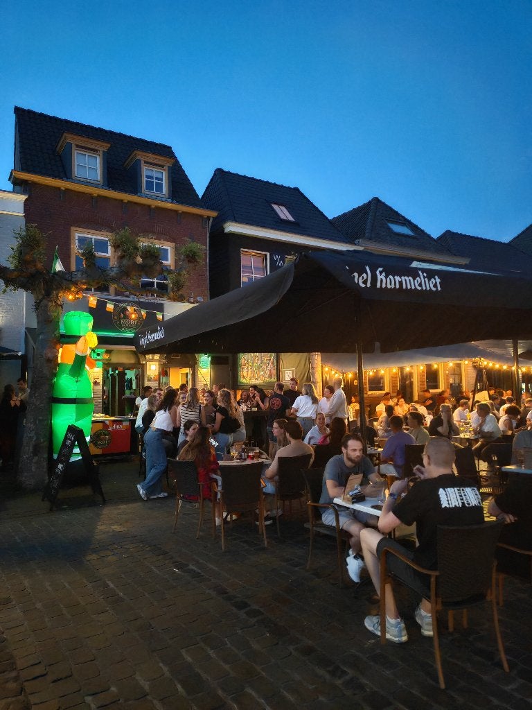Irish Pub ter overname. Toplocatie Markt Boxtel, Ophalen