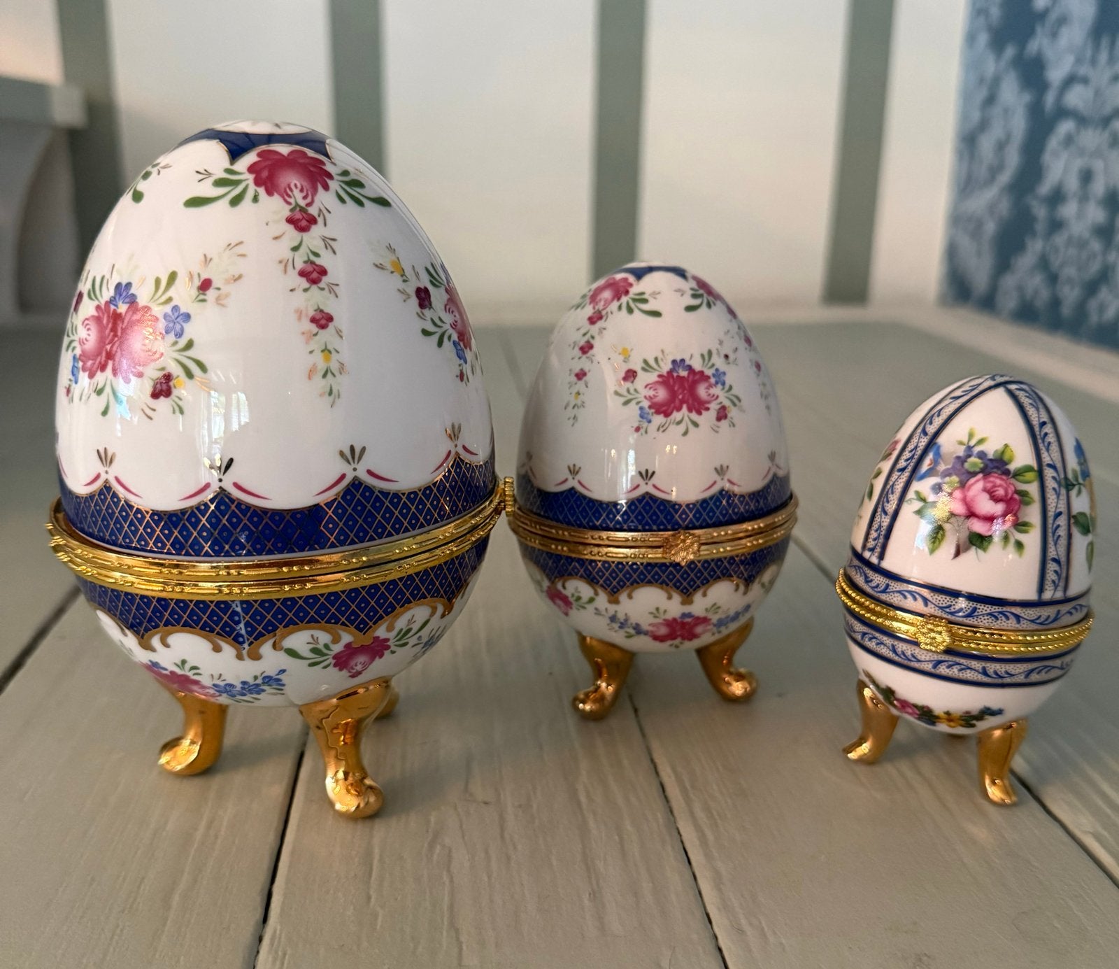 Prachtige set van 3 porseleinen ei-doosjes | Fabergé-stijl, Ophalen