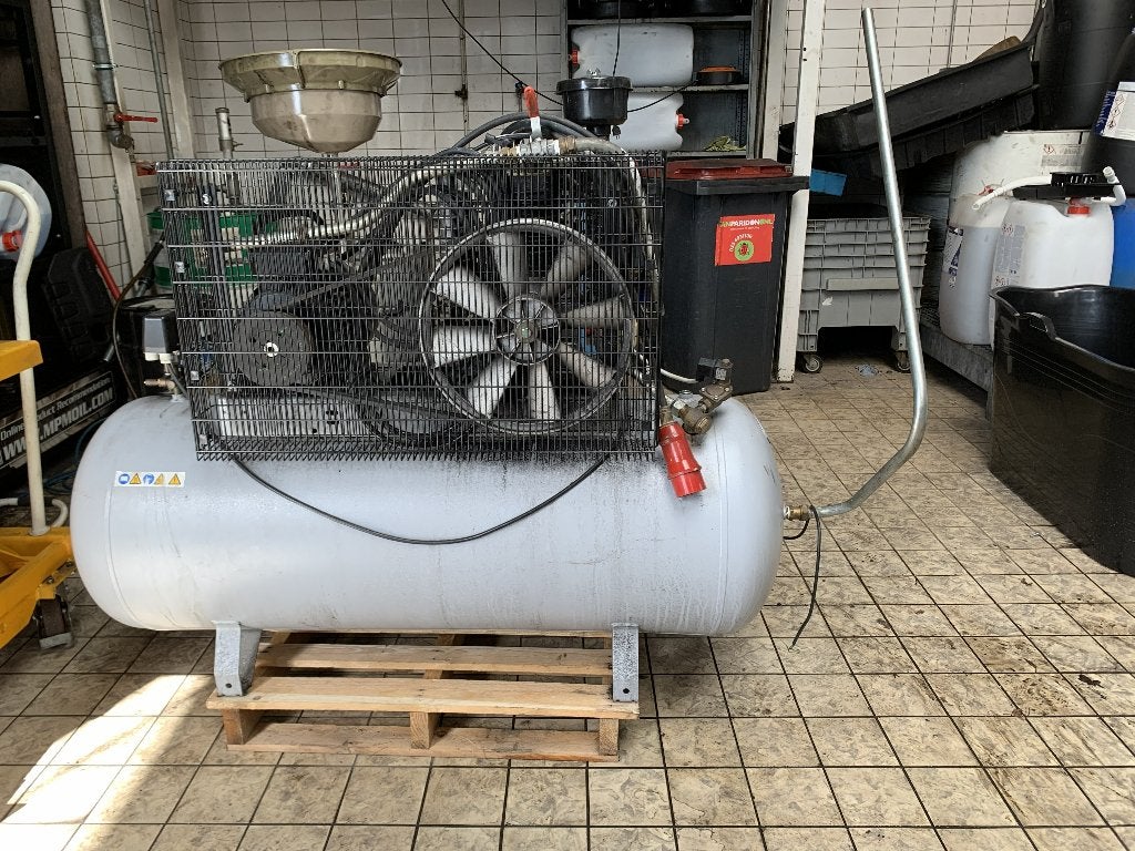 Aariac Compressor EC 653/270 - 11 bar - Bouwjaar 2018, Doe-het-zelf en Verbouw, Ophalen, Gebruikt, 400 tot 800 liter/min, 10 bar of meer
