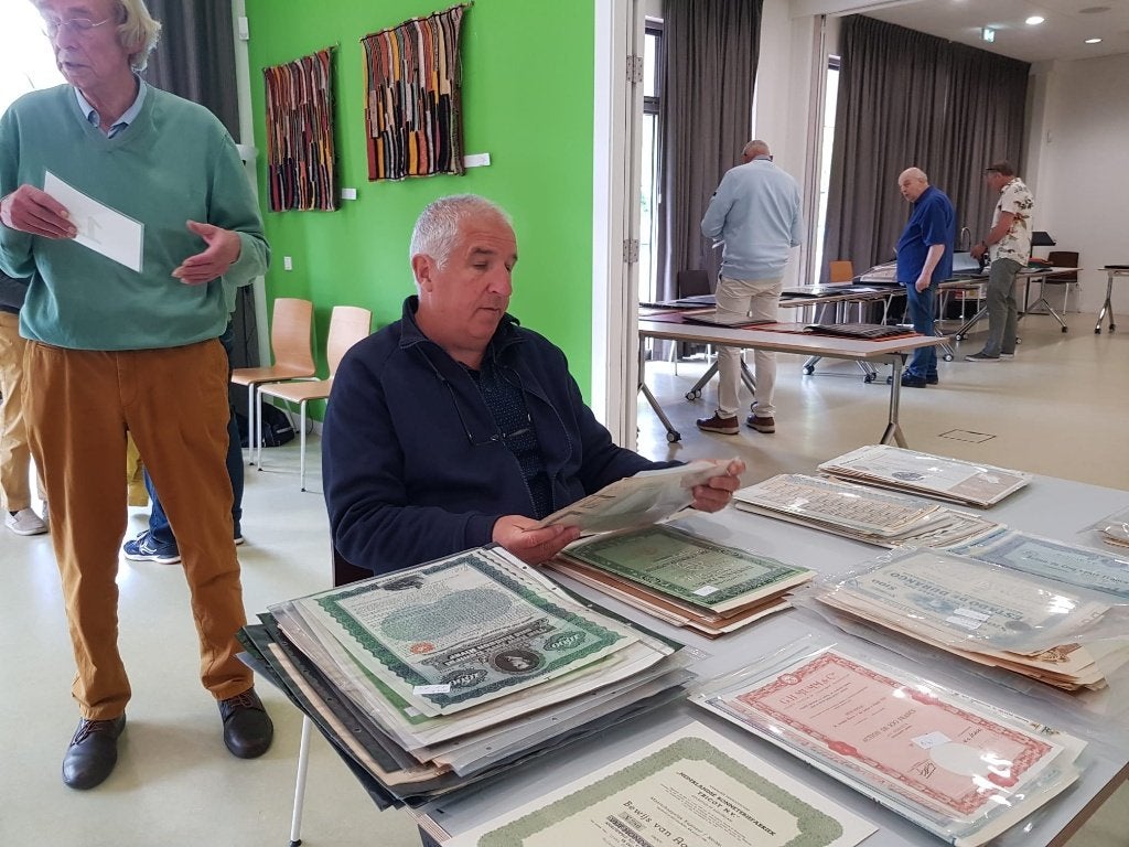 Oude aandelen voor iedere beurs:  12 september bij de VVOF, Ophalen of Verzenden, Aandeel