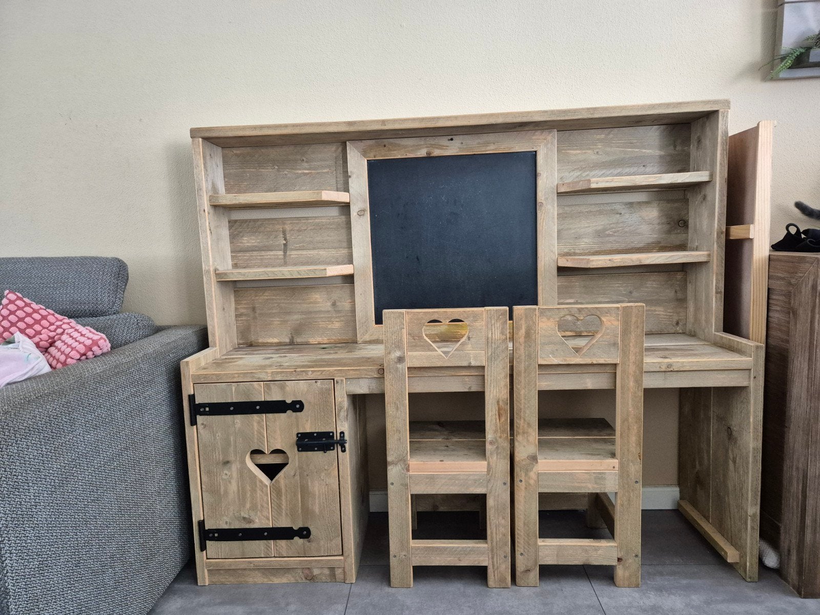 Houten speeltafel met krijtbord en stoeltjes, Ophalen, Gebruikt
