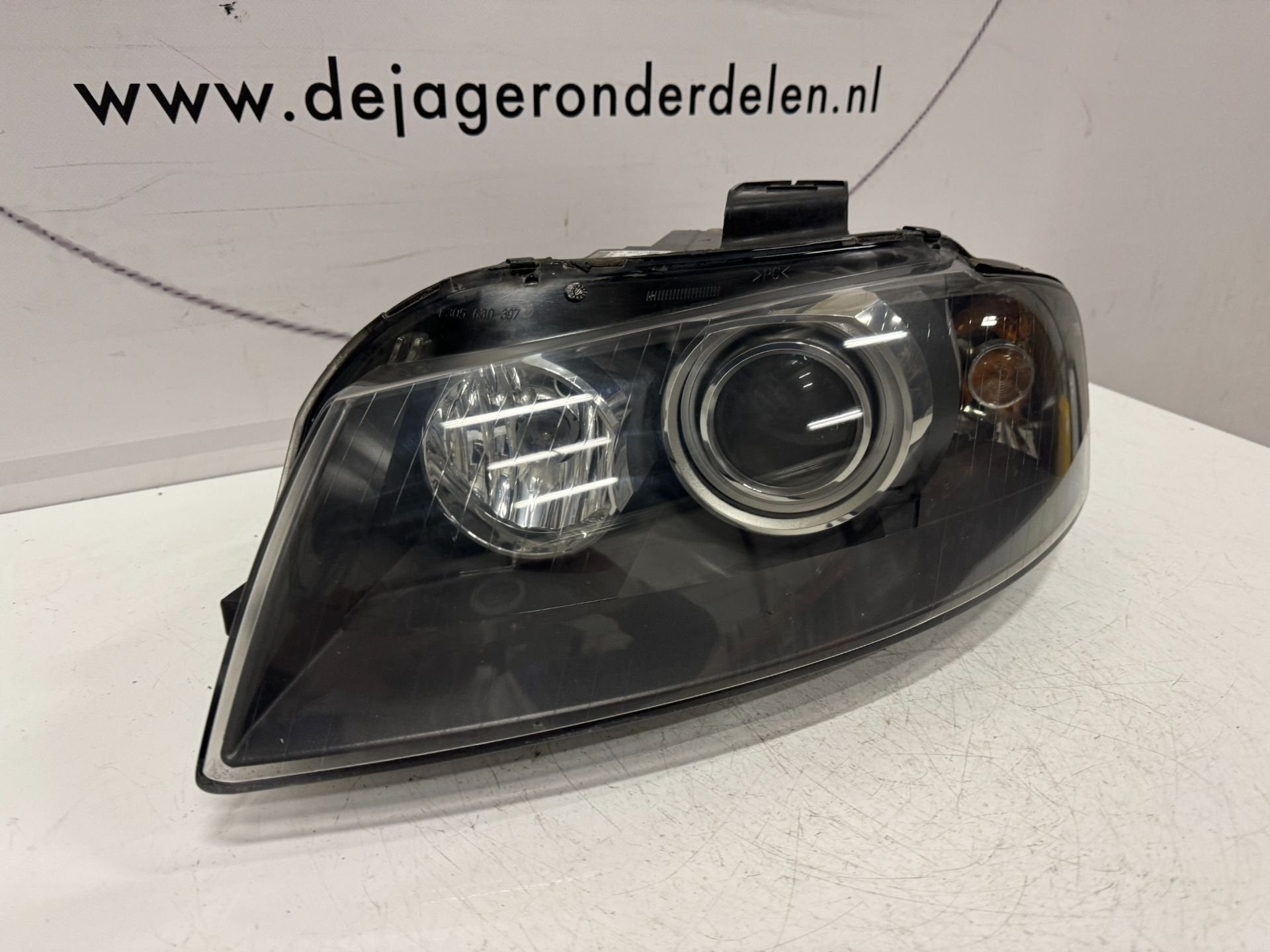 AUDI A3 8P XENON KOPLAMP LINKS 8P0941003R, Auto-onderdelen, Gebruikt, AUDI AG, Auto-Union-Strasse 1
85045  Ingolstadt, DE, Kundenbetreuung@audi.de