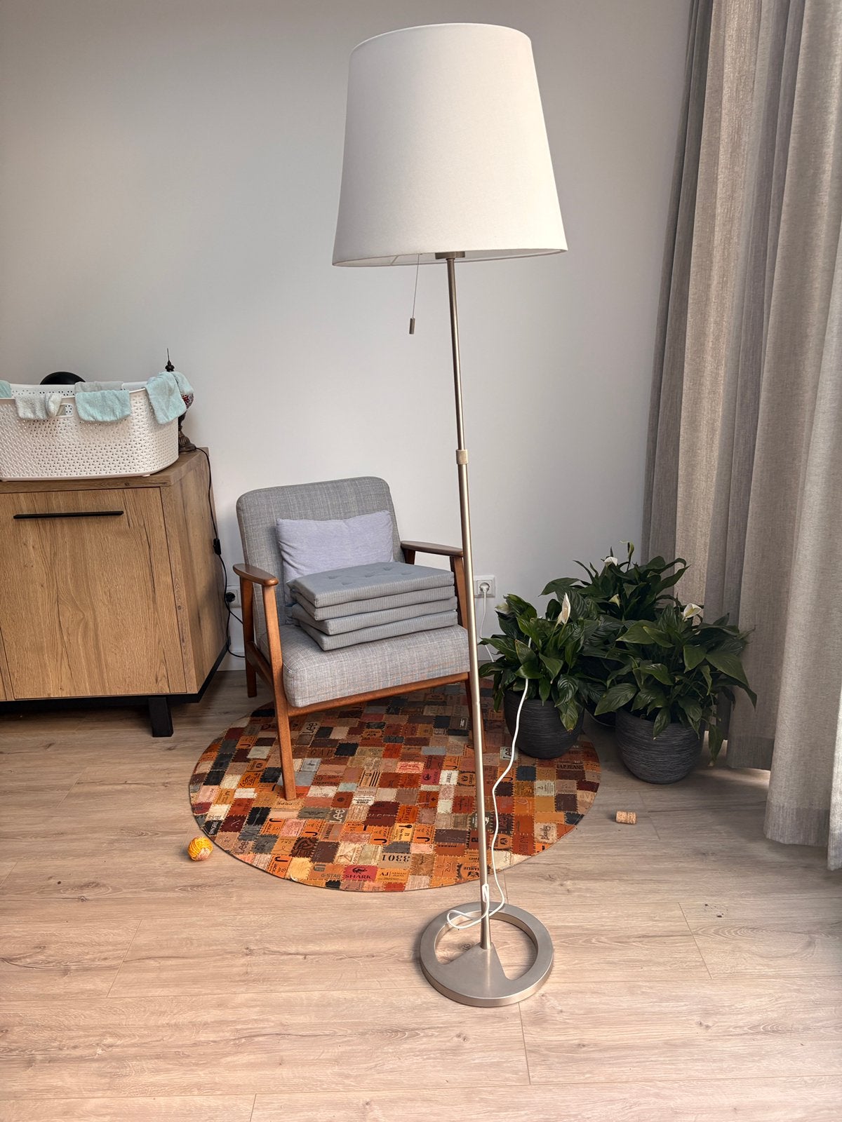 Vloer lamp NYFORS, Huis en Inrichting, Lampen | Vloerlampen, Gebruikt, Kunststof, Metaal, Ophalen