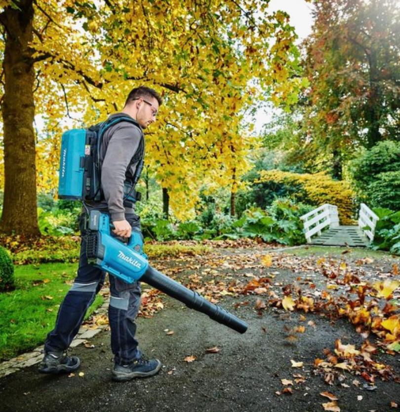 Makita UB001C en PDC01 bladblazer en accupack, Ophalen of Verzenden, Zo goed als nieuw, Accu