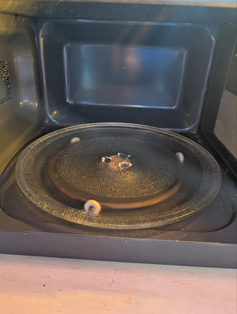 Tomado Vrijstaande Magnetron met Draaiplateau, Gebruikt, Ophalen of Verzenden, Magnetron, Draaiplateau