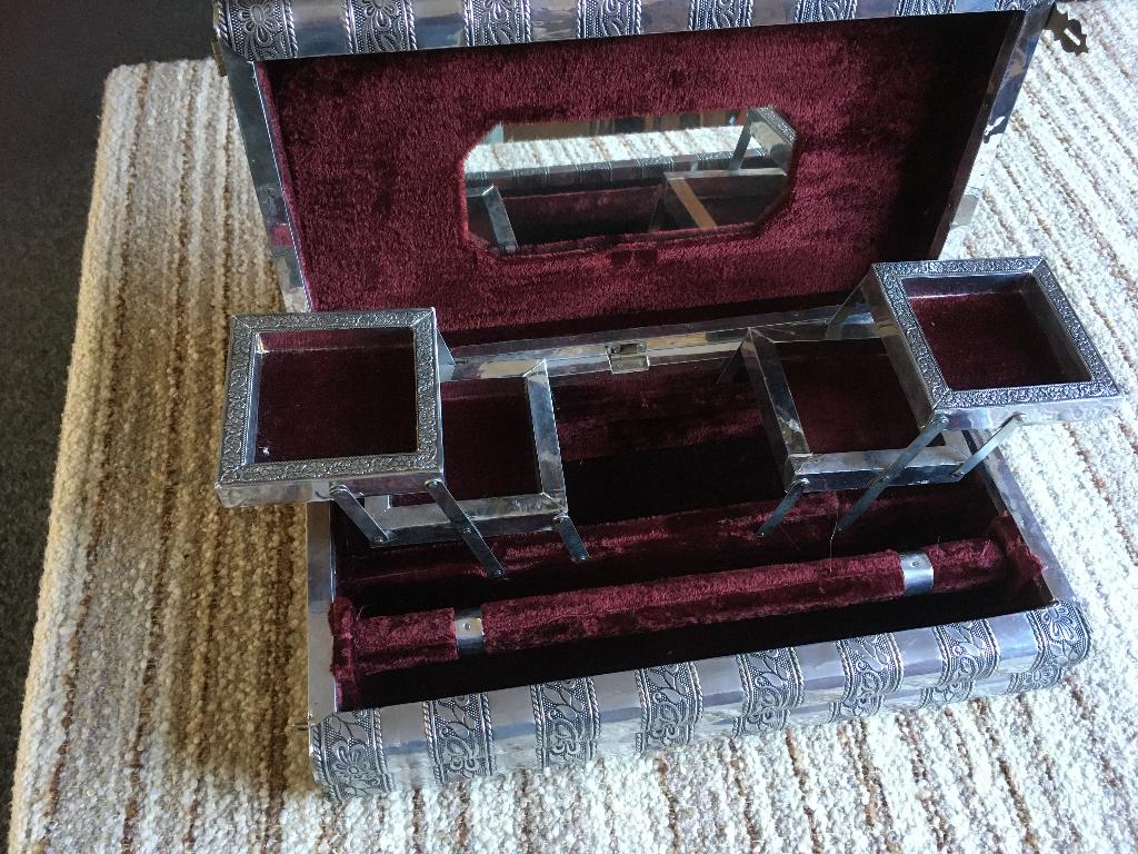 Indiase look juwelenbox beautycase paars XXL, Paars, Met slot, Ophalen of Verzenden, Zo goed als nieuw
