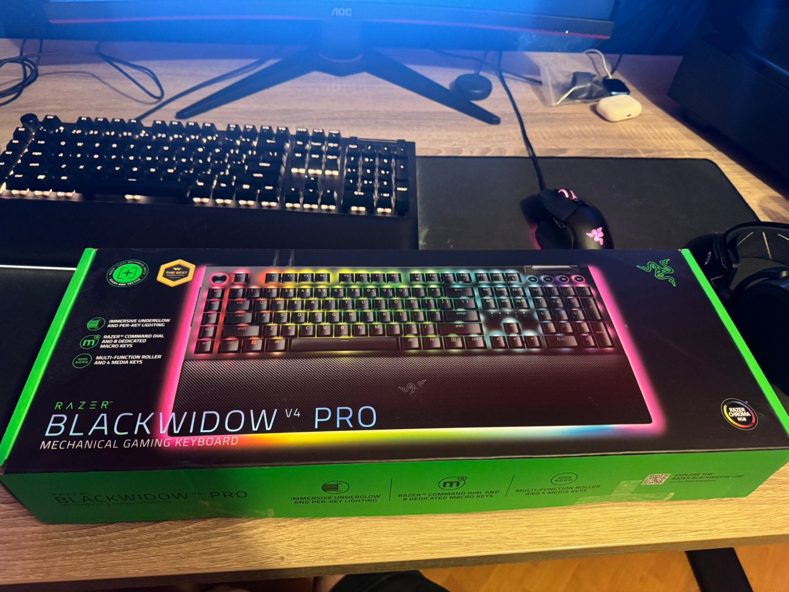 RAZER BLACKWIDOW V4 PRO GLOEDNIEUW!!, Computers en Software, Toetsenborden, Ophalen of Verzenden, Zo goed als nieuw