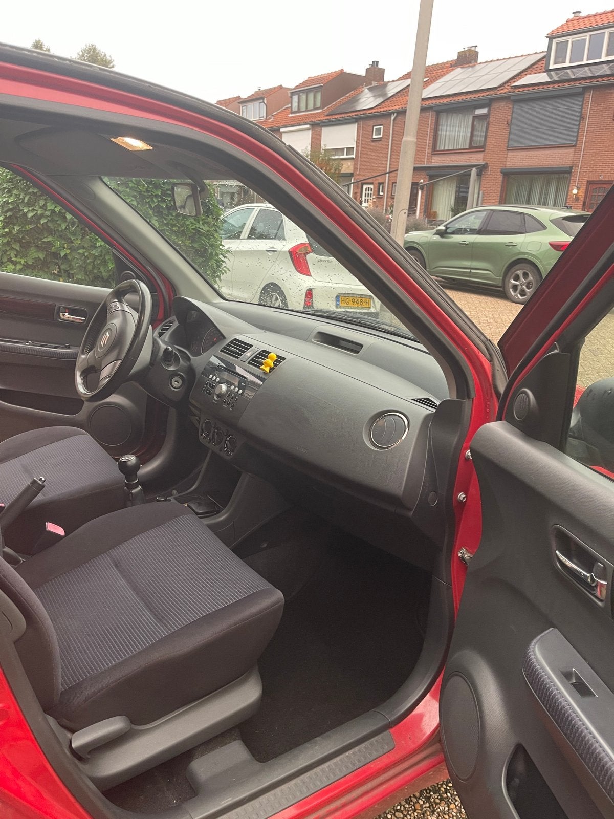 Suzuki Swift 1.3 5DRS 2008 Rood, Auto's, Voorwielaandrijving, Stof, 40 €/maand, 400 kg