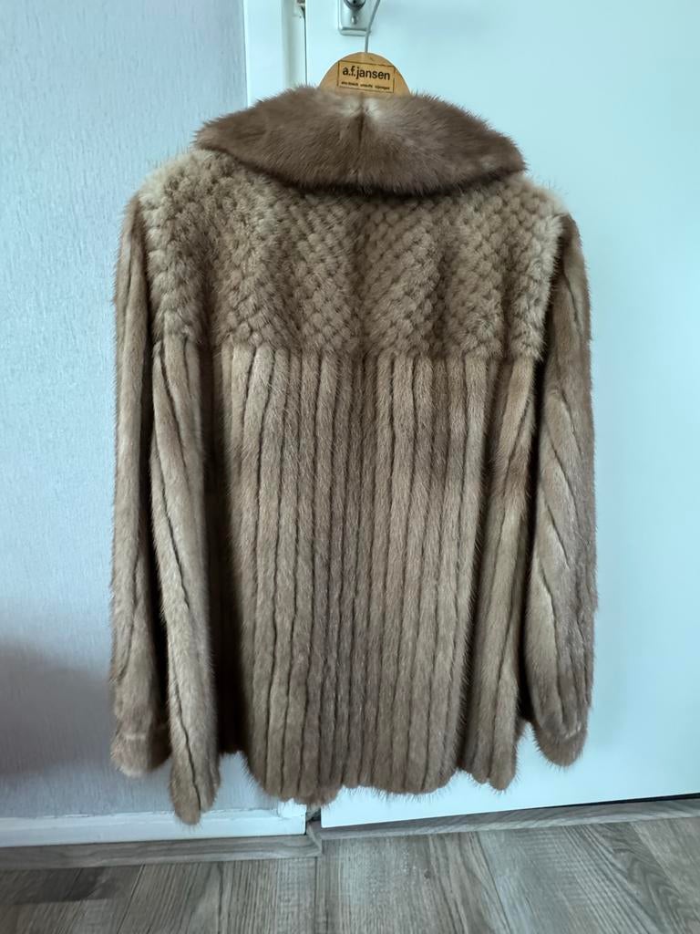 Vintage Bontjas van nerts - Erfstuk uit 1980, Verzenden, Zo goed als nieuw, Maat 38/40 (M), Bruin