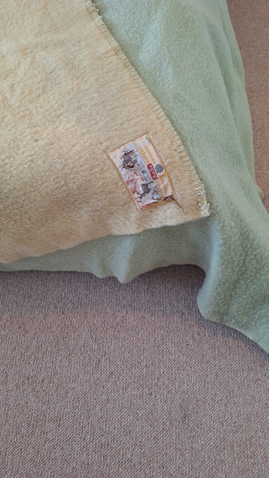 Vintage wollen deken, geruit, met beschadiging, Kinderen en Baby's, Ophalen, Gebruikt, Overige merken, Deken of Dekbed