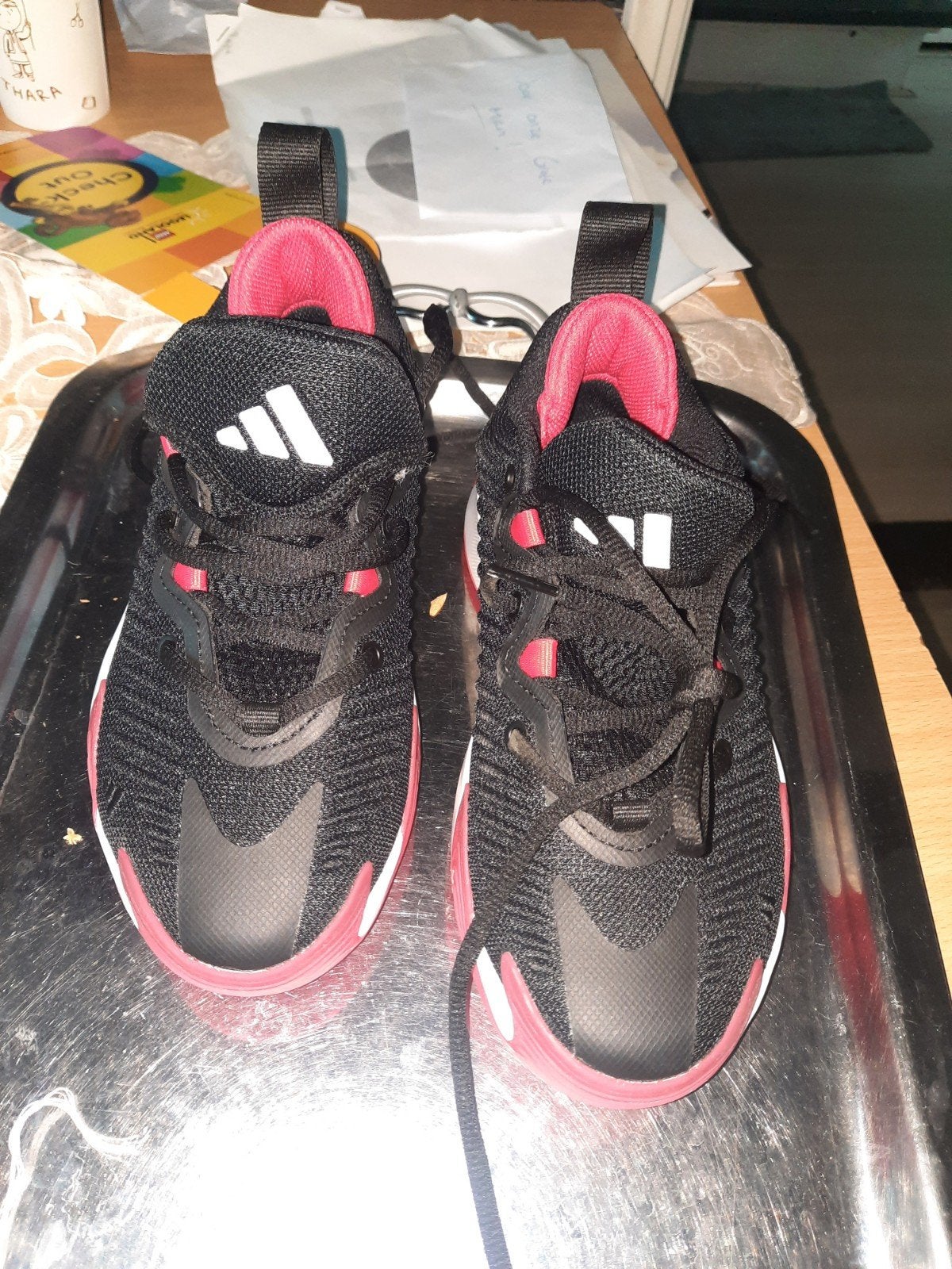Adidas sneakers zwart/rood - Zo goed als nieuw, Ophalen of Verzenden, Zo goed als nieuw