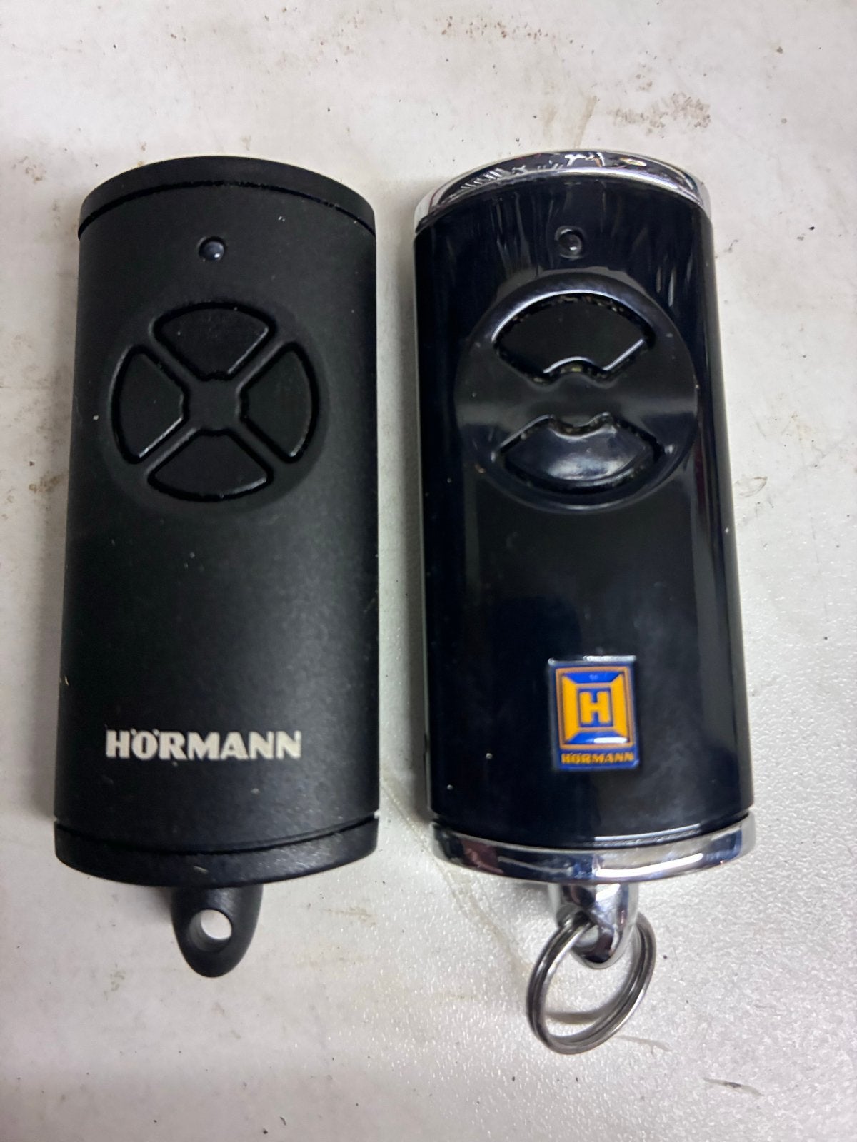 Hormann garagedeur afstandsbedieningen (2 stuks), Ophalen of Verzenden, Gebruikt