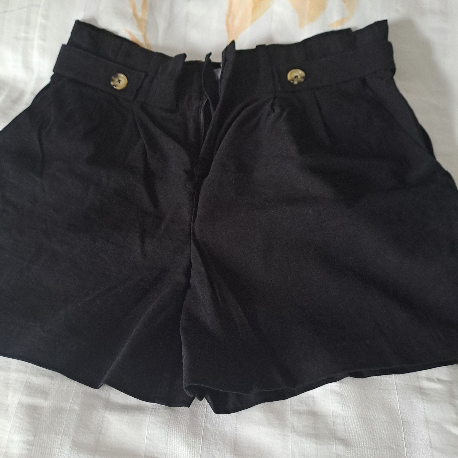 Korte  broek, Kleding | Dames, Kort, Zwart, Maat 42/44 (L), Ophalen of Verzenden