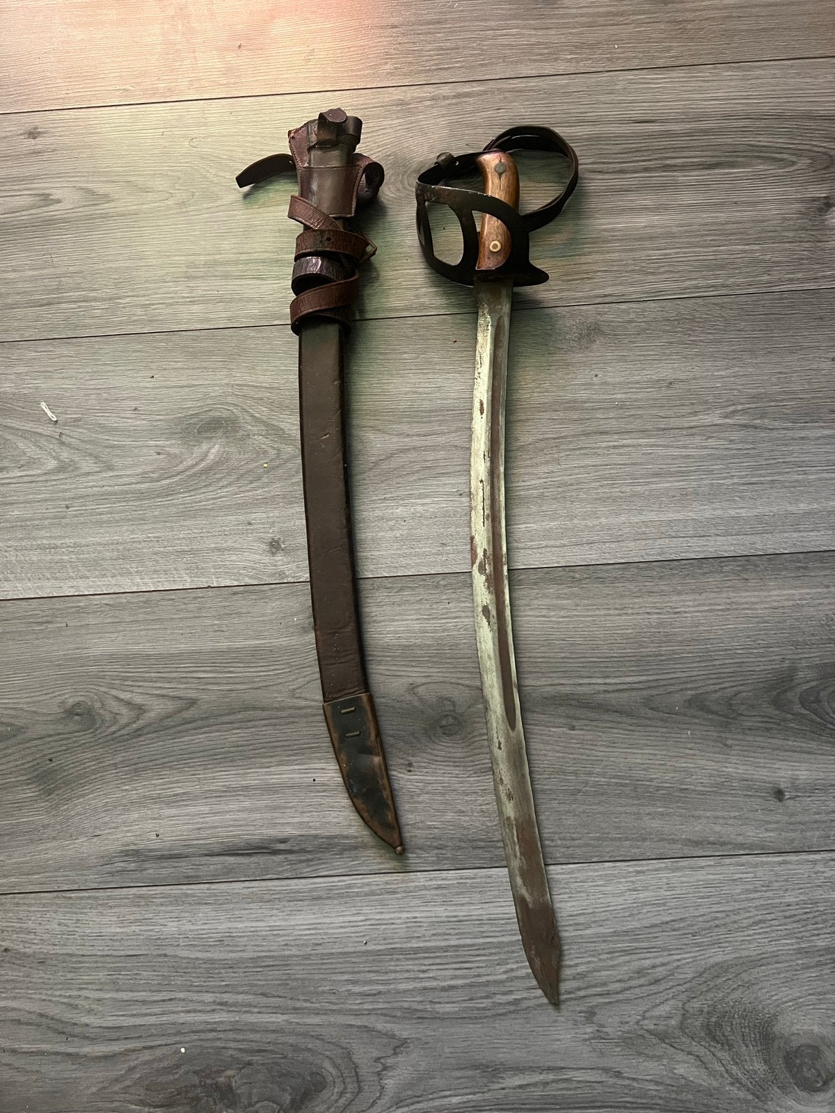 Antieke sabel met schede - Hembrug, Pla II 6, Ophalen of Verzenden, Landmacht, Nederland, Zwaard of Sabel