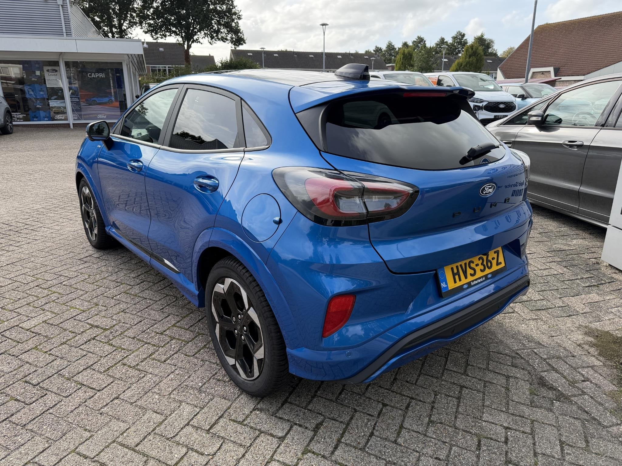 Ford Puma 1.0 EcoBoost Hybrid 155pk Automaat | Panoramadak |, Auto's, Stof, Blauw, Bedrijf, Hybride Elektrisch/Benzine