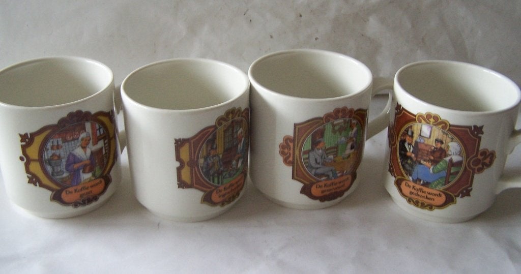 4 Vintage Villeroy & Boch DE mokken. Zie foto's., Villeroy & Boch, Ophalen of Verzenden, Zo goed als nieuw, Overige stijlen