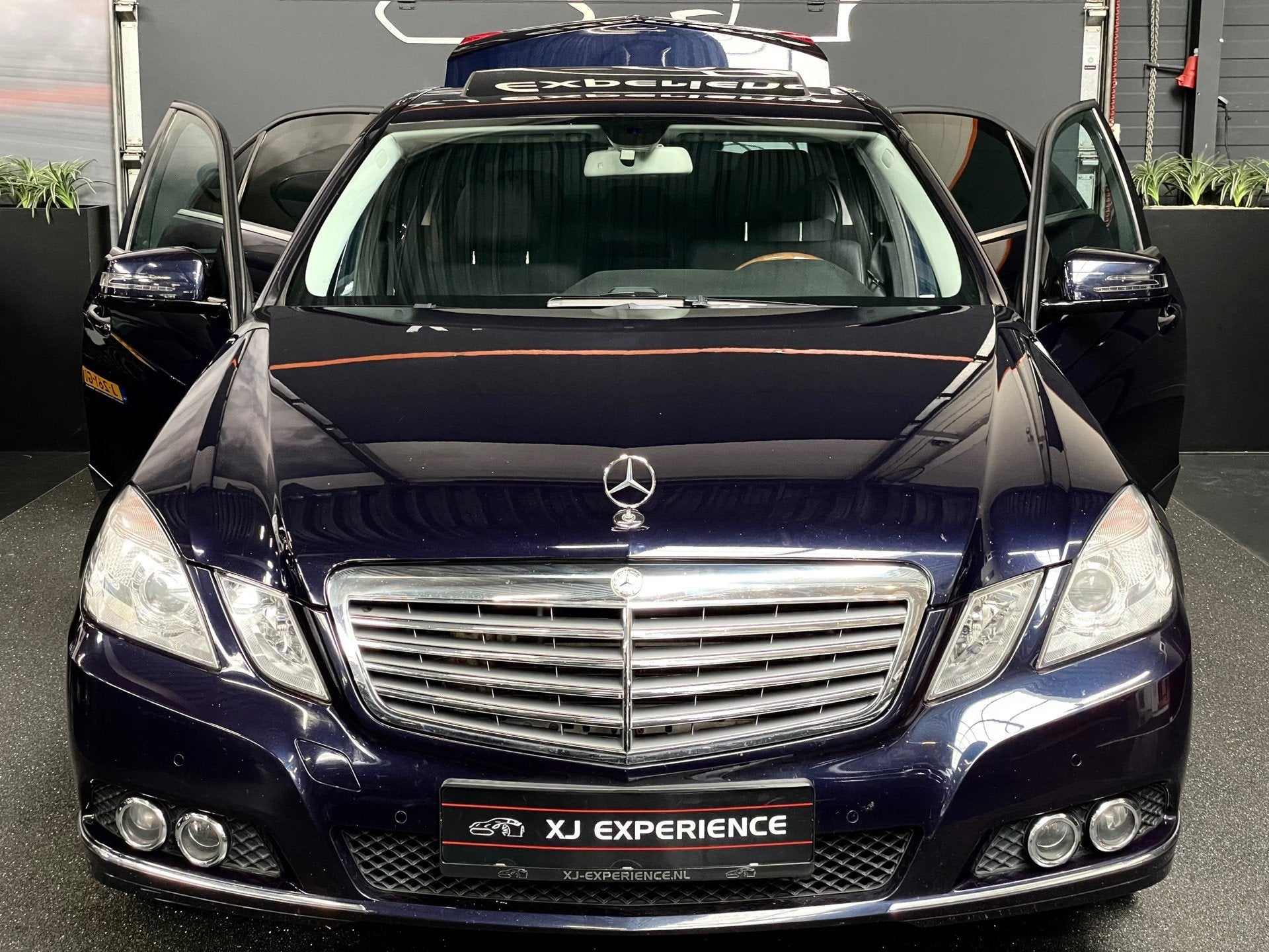 Mercedes-Benz E-klasse 350 CGI Elegance 292 PK/GLASDAK/NAVI/, Auto's, Euro 5, Achterwielaandrijving, Gebruikt, Zwart