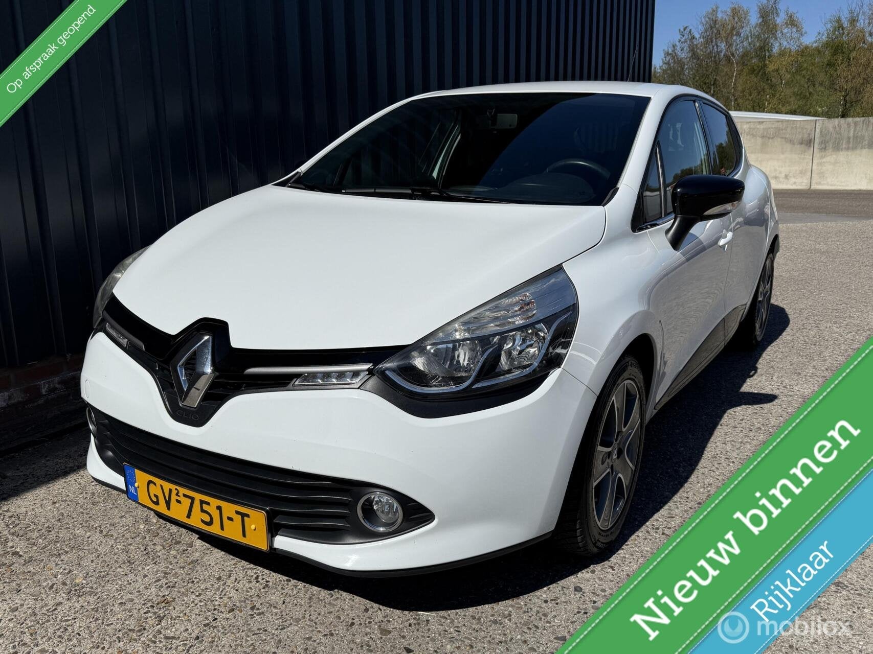 Renault Clio 0.9 TCe ECO Night&Day NAP/NAVI/AIRCO/NWE APK, Voorwielaandrijving, 540 kg, Origineel Nederlands, Handgeschakeld