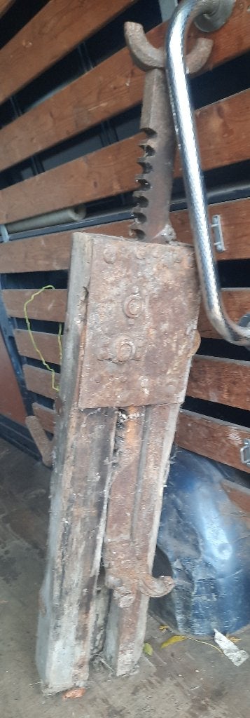 Kelderwind / Dommekracht, Ophalen