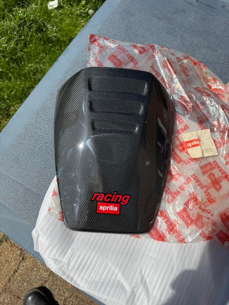Carbon Seat Cover Aprilia Tuono en Mille Gen 1, Motoren, Tuning en Styling, Ophalen of Verzenden