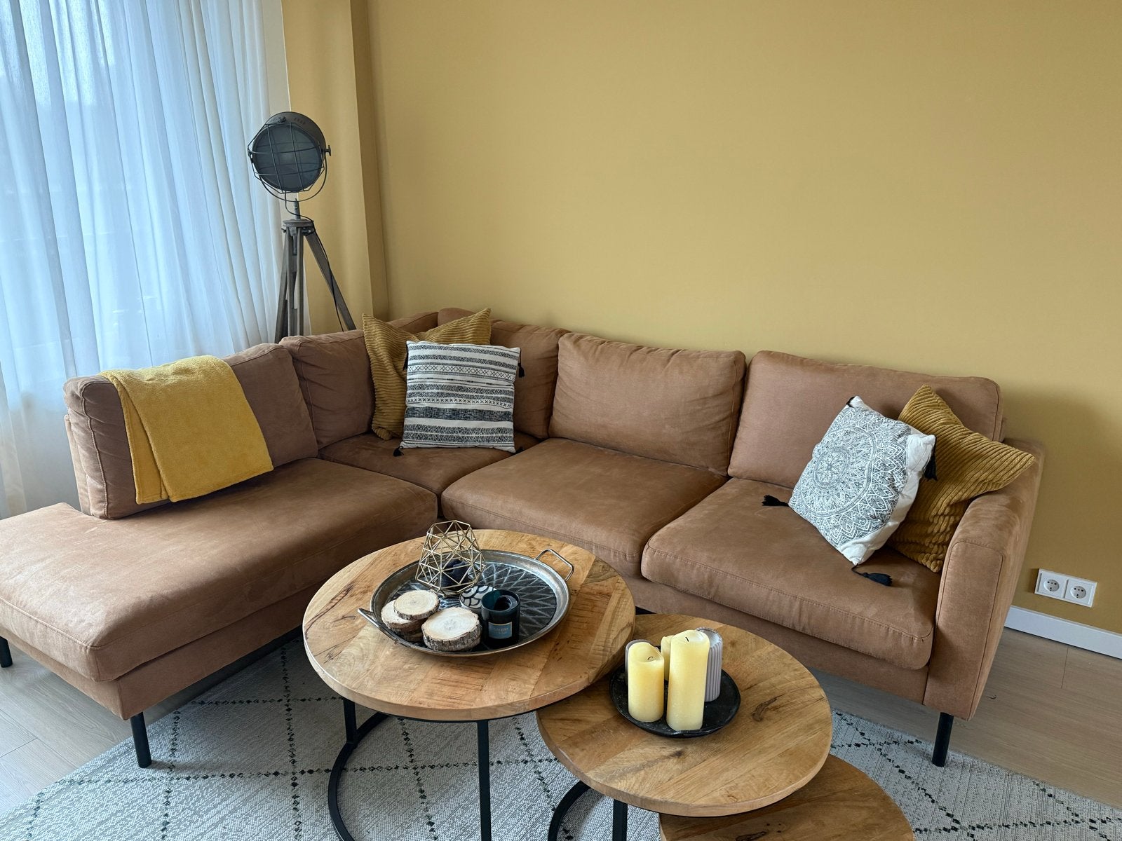 Comfortabele hoekbank cognac met chaise longue, Huis en Inrichting, Banken | Bankstellen, Ophalen, 250 tot 300 cm, Gebruikt, Hoekbank