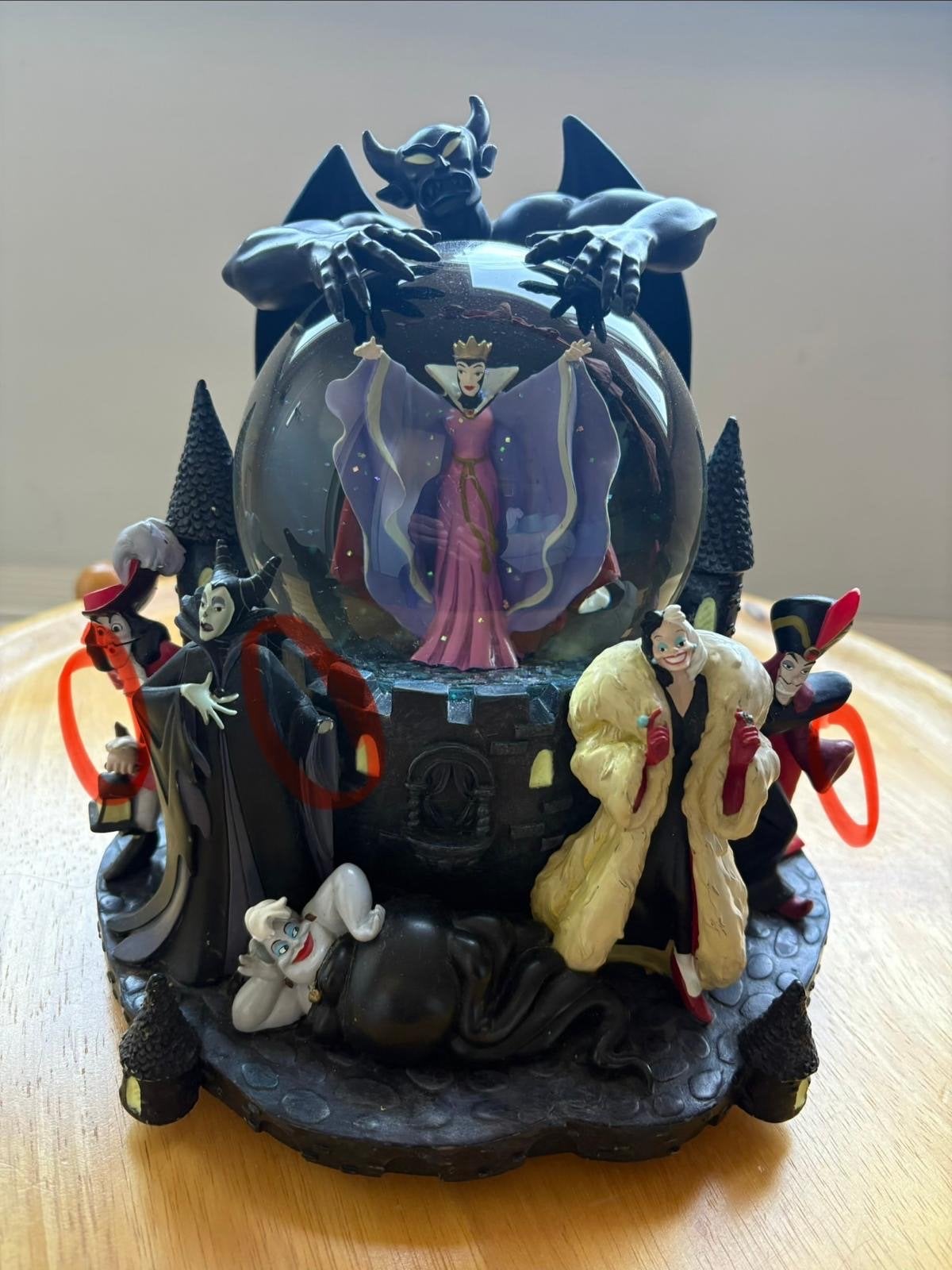 Disney Villains Sneeuwbol met Gebreken, Ophalen of Verzenden, Overige figuren, Gebruikt, Beeldje of Figuurtje