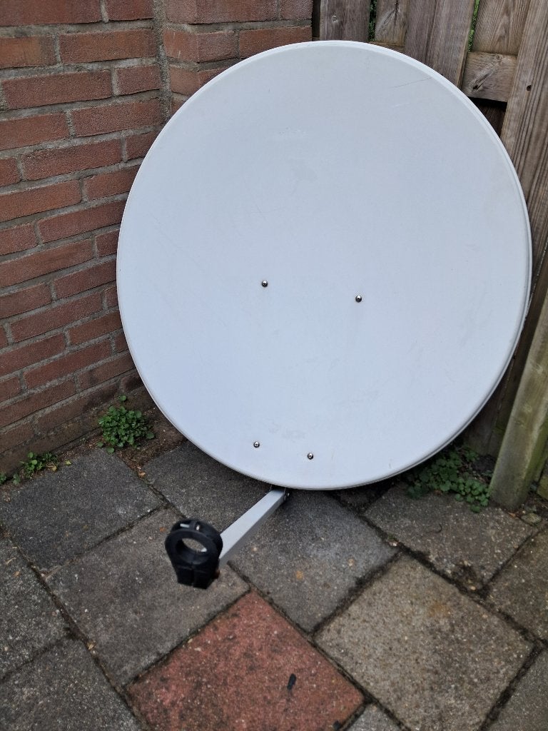 Schotelantenne 90cm, Ophalen, Zo goed als nieuw, (Schotel)antenne, Overige merken