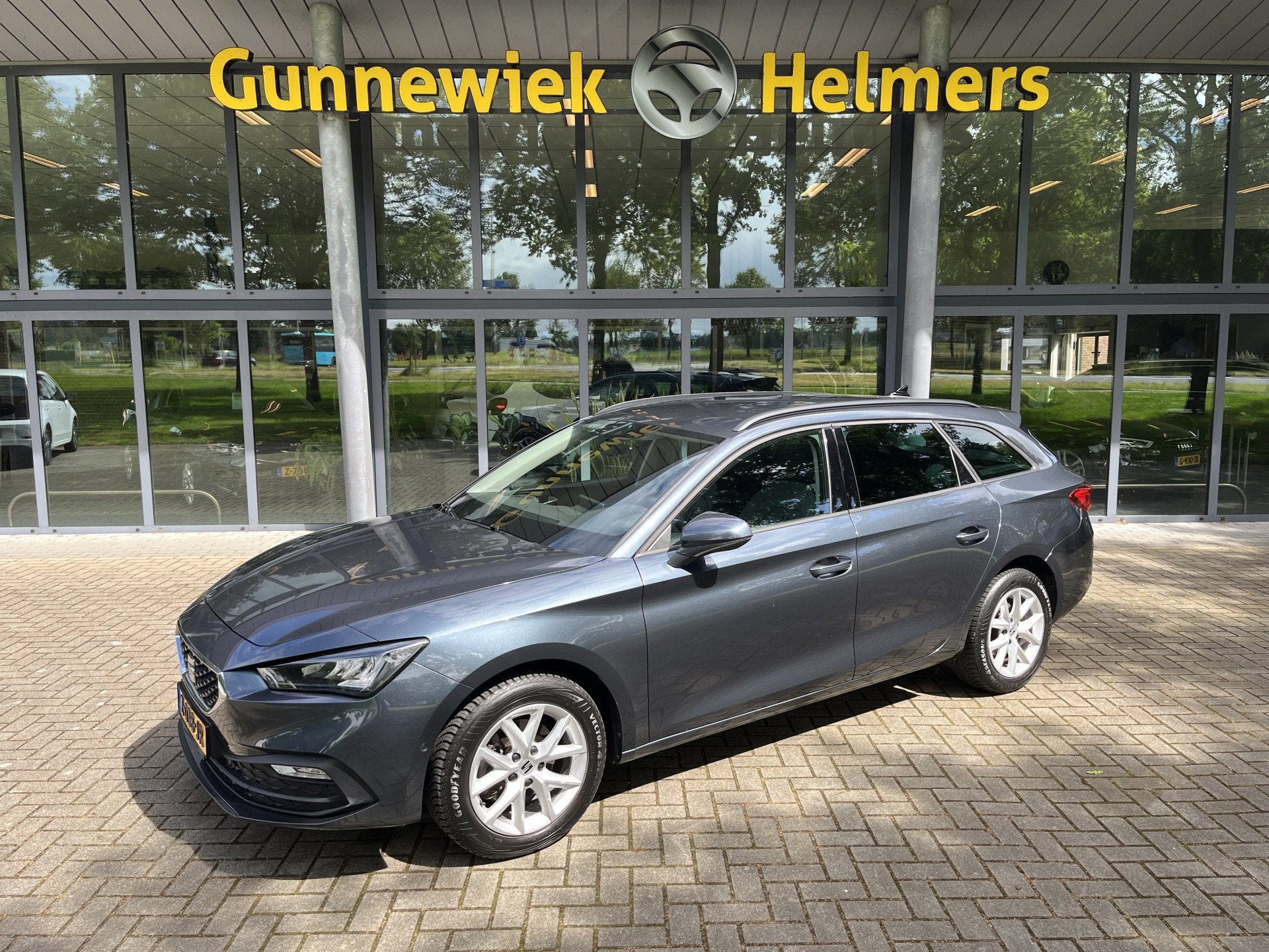SEAT Leon Sportstourer 1.0 eTSI Style Business Intense | AUT, Stof, Gebruikt, Euro 6, 1290 kg