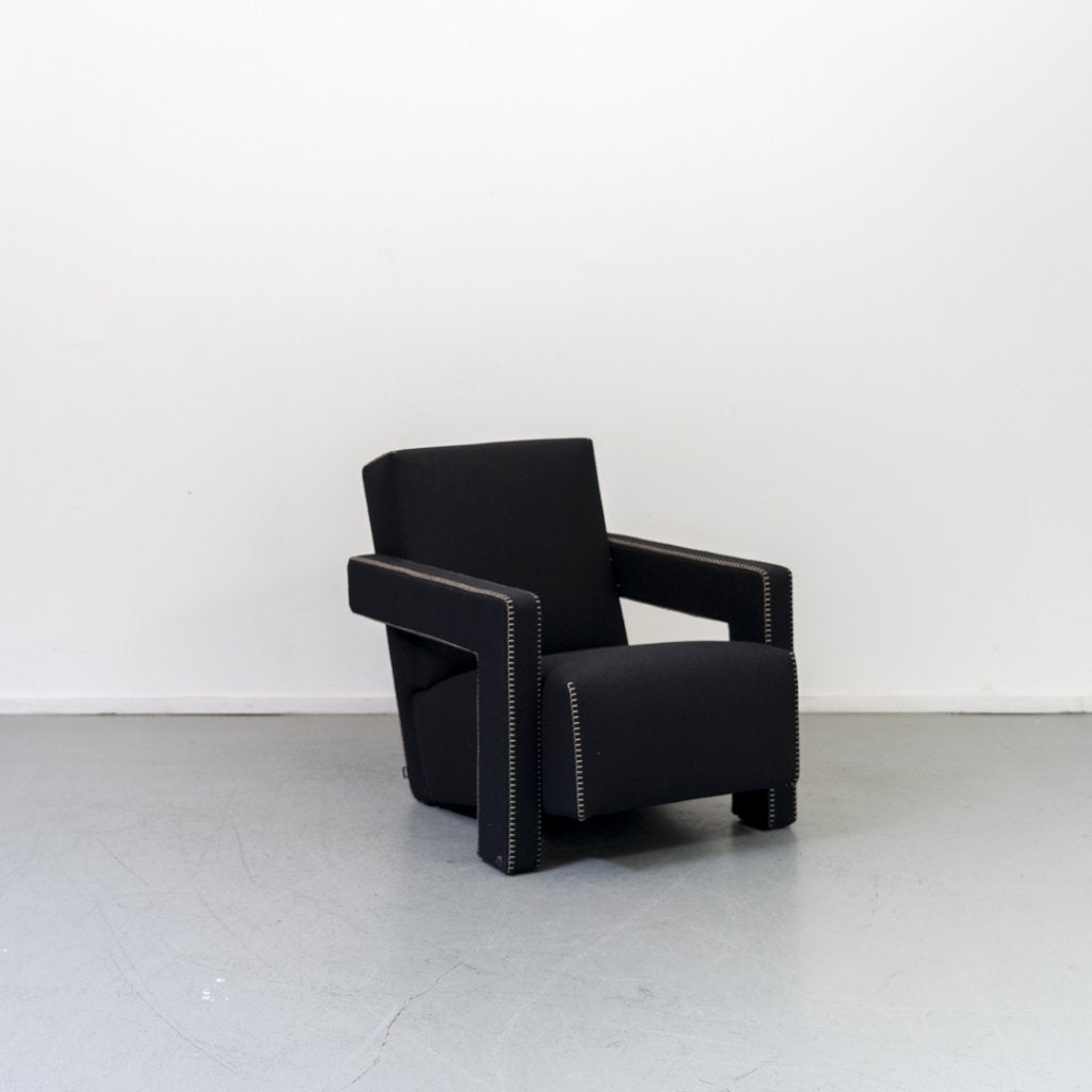2x Cassina Utrecht G Rietveld 637 Stoel Zwart – Stof