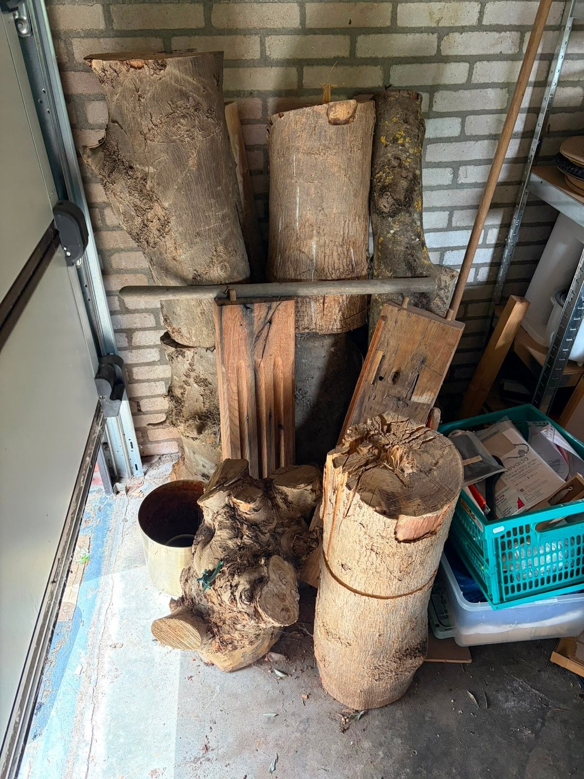 Gratis stookhout: zelf klein te maken stammen en blokken, Tuin en Terras, Haardhout, Minder dan 3 m³, Ophalen, Overige houtsoorten