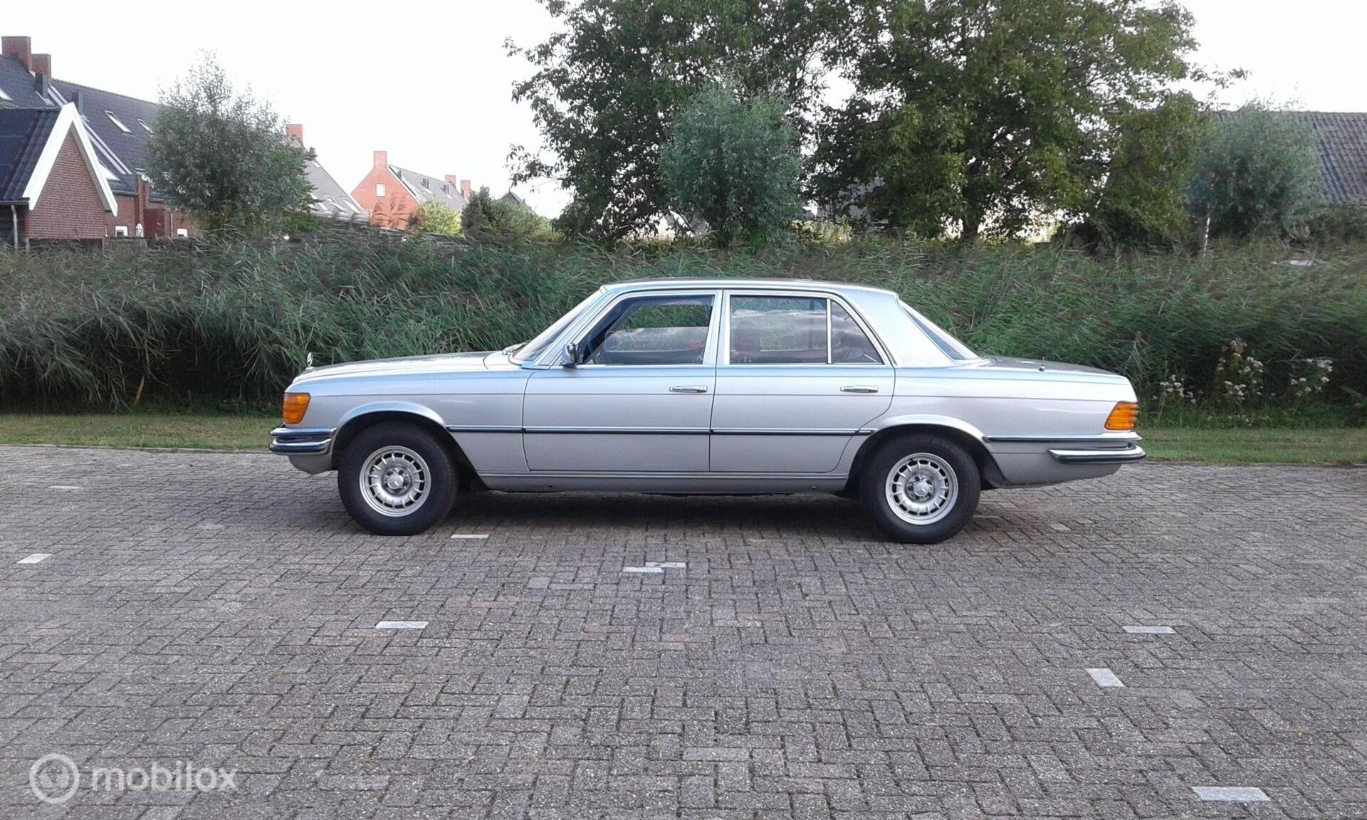 Zeer nette auto met weinig kilometers. Franse import, Auto's, Achterwielaandrijving, Gebruikt, Zwart, Leder