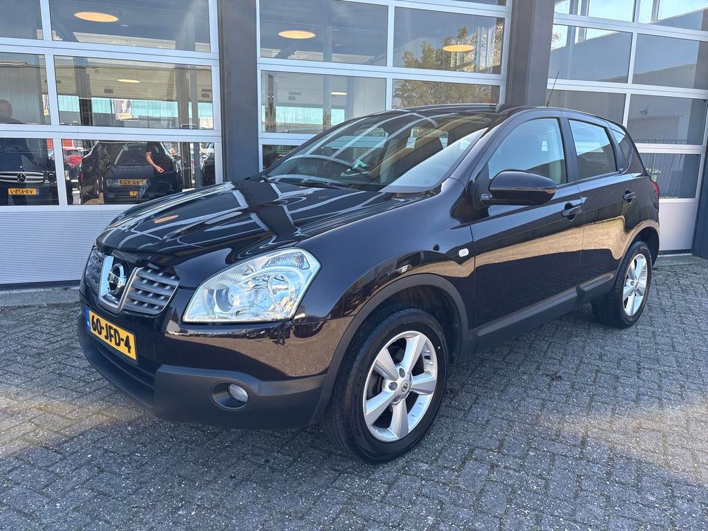Nissan Qashqai 1.6 1ste eigenaar nap 91.000 km trekhaak, Auto's, Nissan, Voorwielaandrijving, 1272 kg, Zwart, Origineel Nederlands