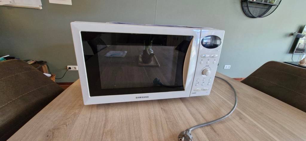 Samsung magnetronoven C100, Ophalen, Combimagnetron, Gebruikt, Draaiplateau