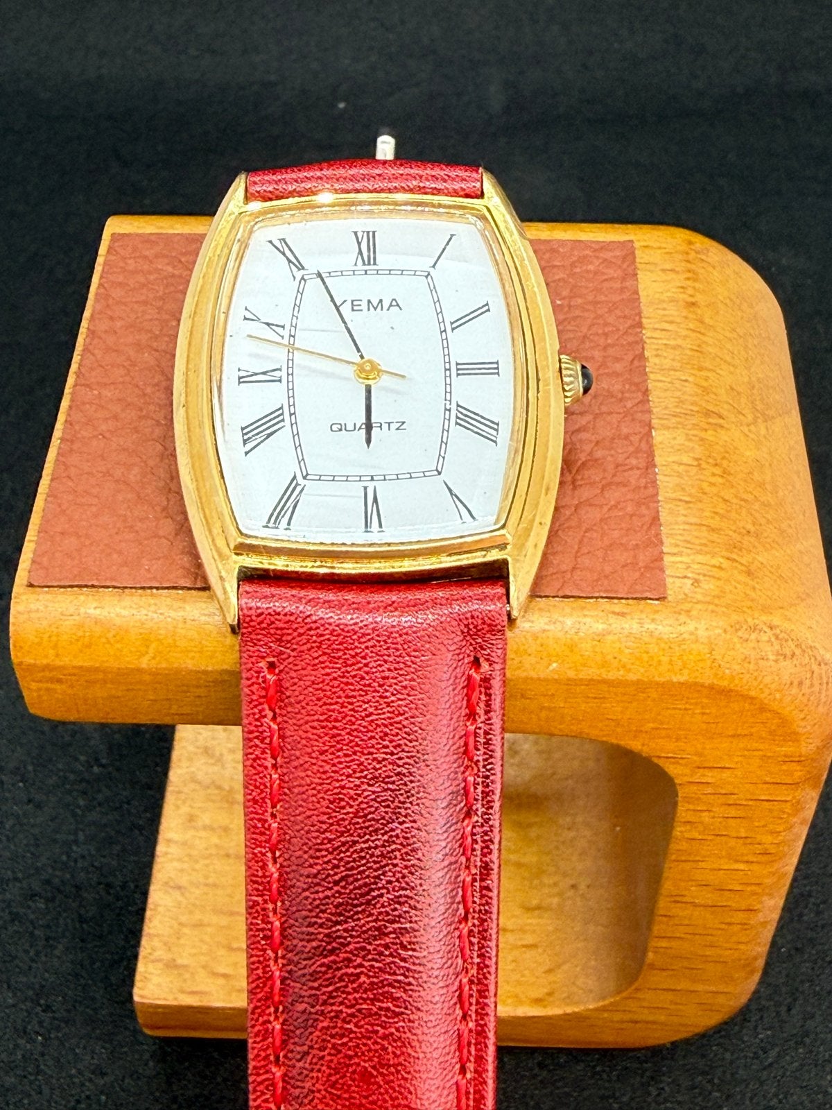 Yema Quartz horloge met rood bandje, Overige merken, Overige materialen, Verzenden, Polshorloge
