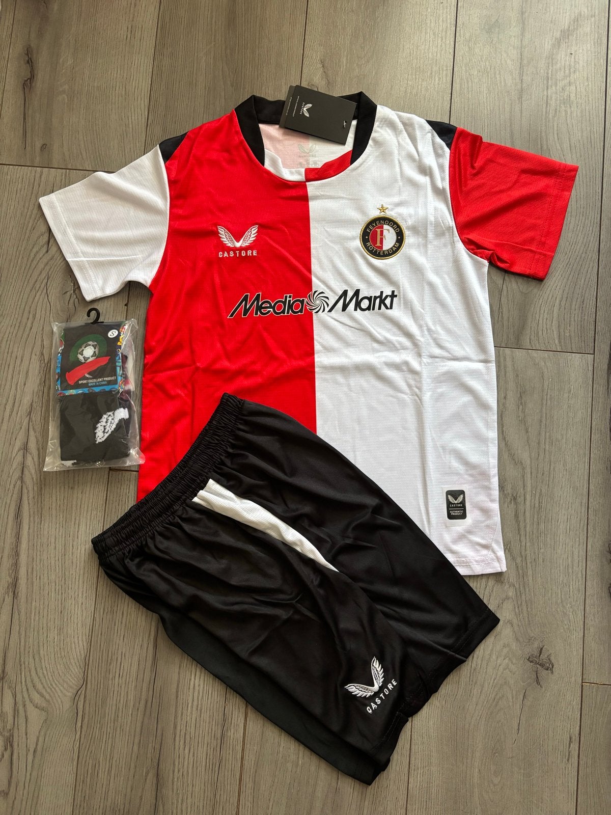 Feyenoord Thuis Tenue 2026/2027 Maat 122 Nieuw Compleet, Ophalen of Verzenden, Nieuw, Jongen of Meisje, Setje