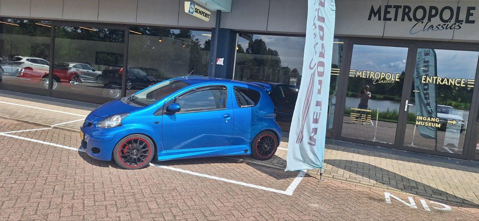 Toyota Aygo 1.0 12V Vvt-i 3DRS MMT 2011 Blauw, Auto's, Voorwielaandrijving, 68 pk, Origineel Nederlands, Handgeschakeld