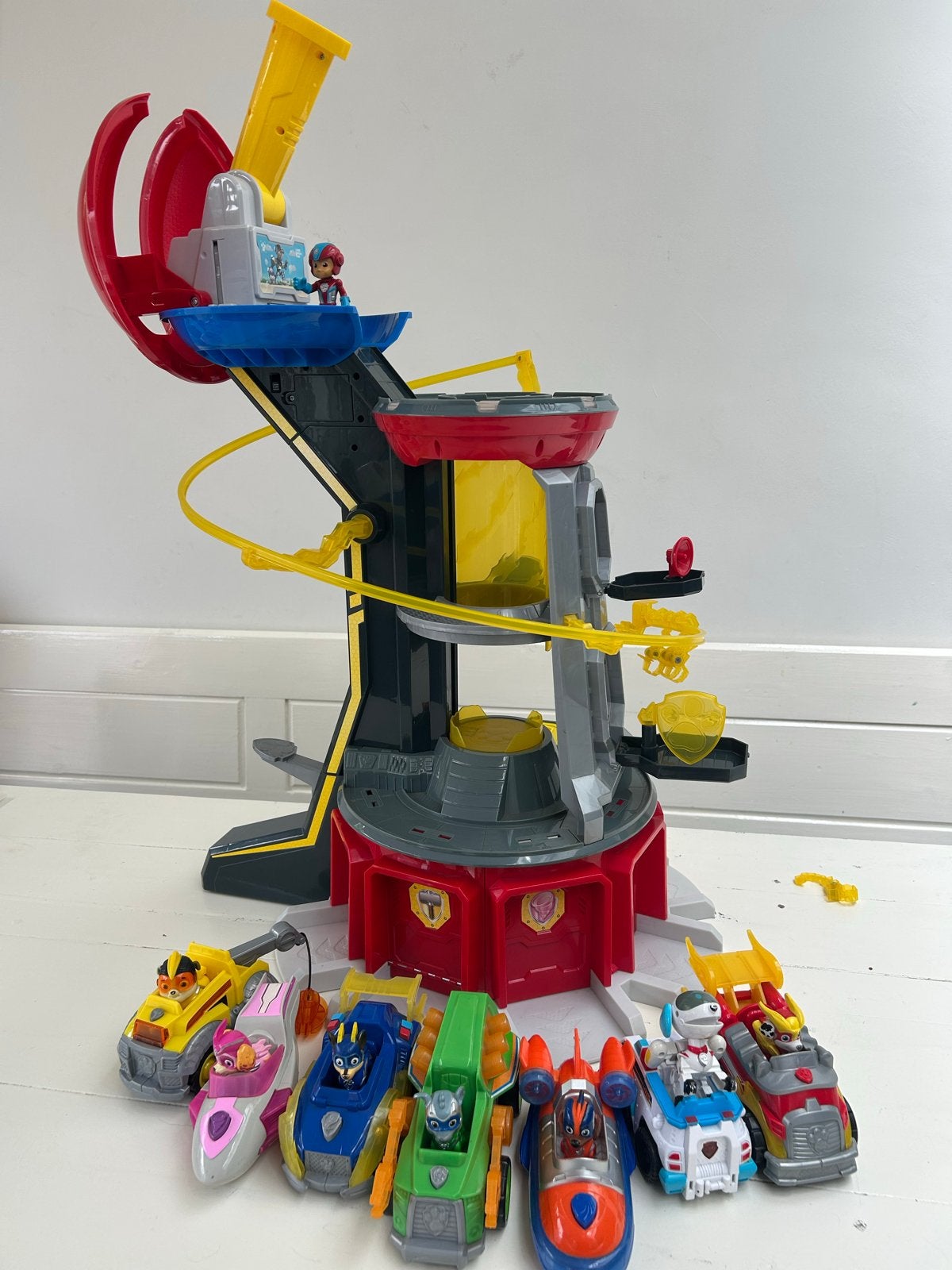 Paw Patrol Uitkijktoren met voertuigen en figuren, Kinderen en Baby's, Speelgoed | Actiefiguren, Ophalen, Gebruikt