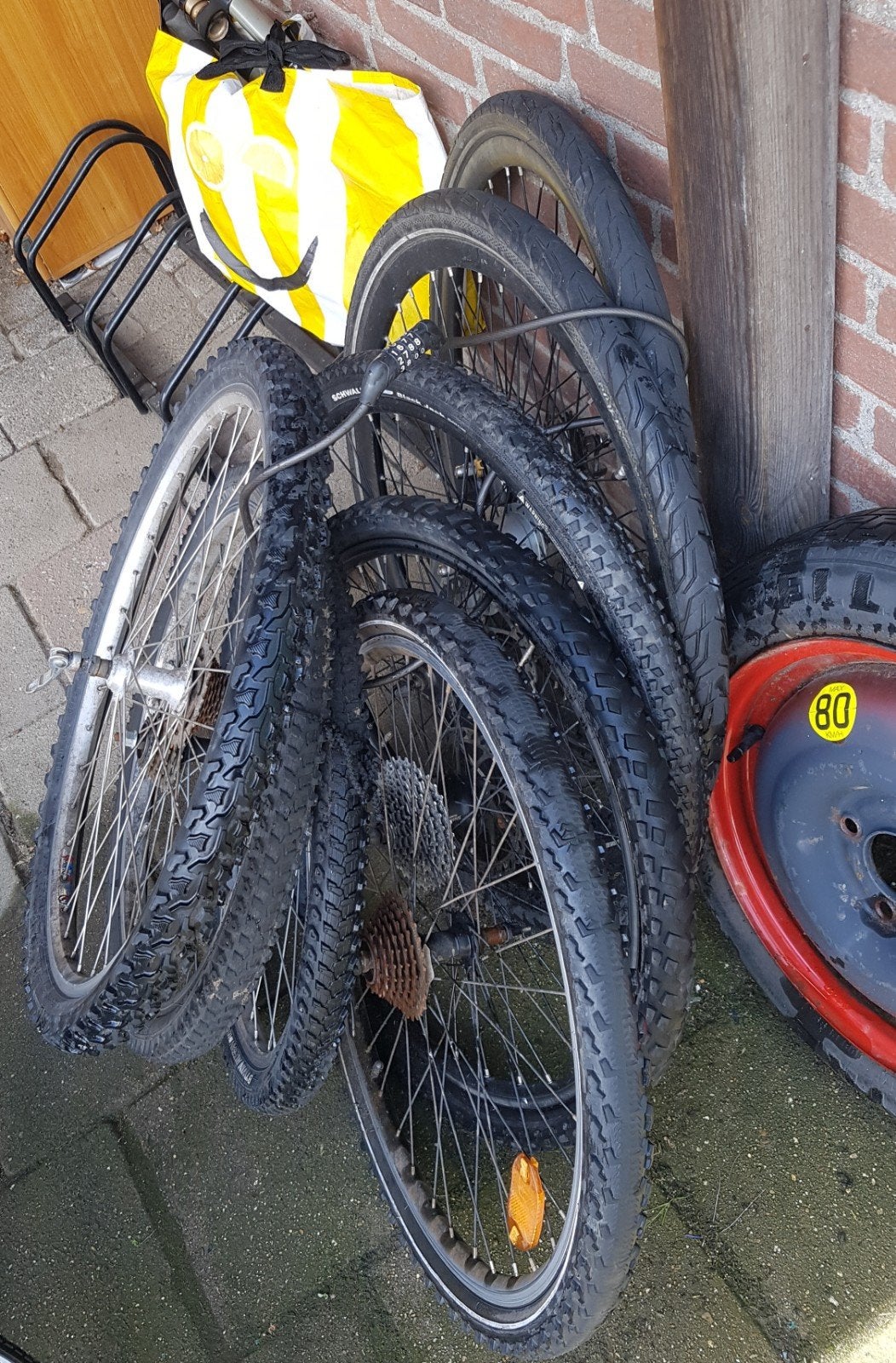 Diverse fietsen en wielen te koop, 20€ voor alles, Ophalen, Gebruikt, Overige materialen, Overige typen