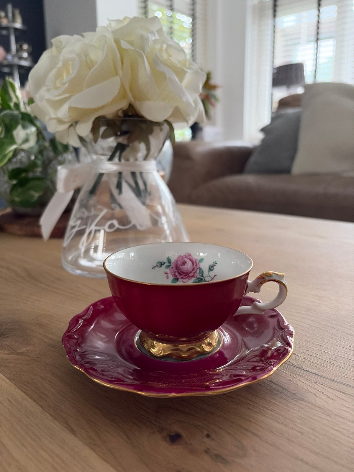 Bareuther Bavaria Caro 43 bordeaux met goud kop en schotel, Ophalen