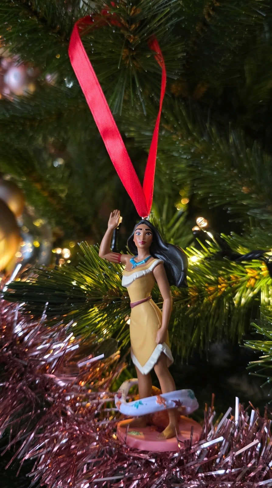 Disney prinses Pocahontas kerst ornament hanger kerstbal, Ophalen of Verzenden, Pocahontas of Kl. Zeemeermin, Nieuw