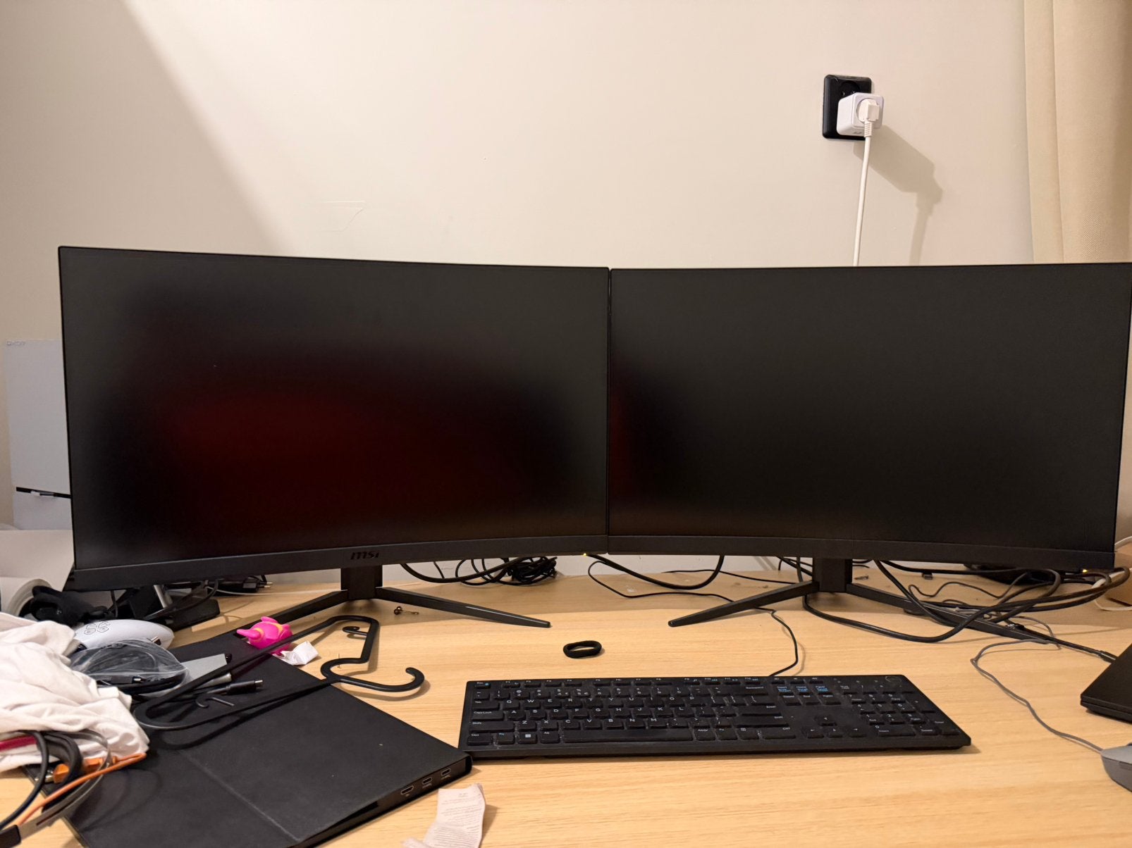 2x MSI Curved Monitoren – nette staat, Curved, Full HD, Zo goed als nieuw, 151 t/m 200 Hz