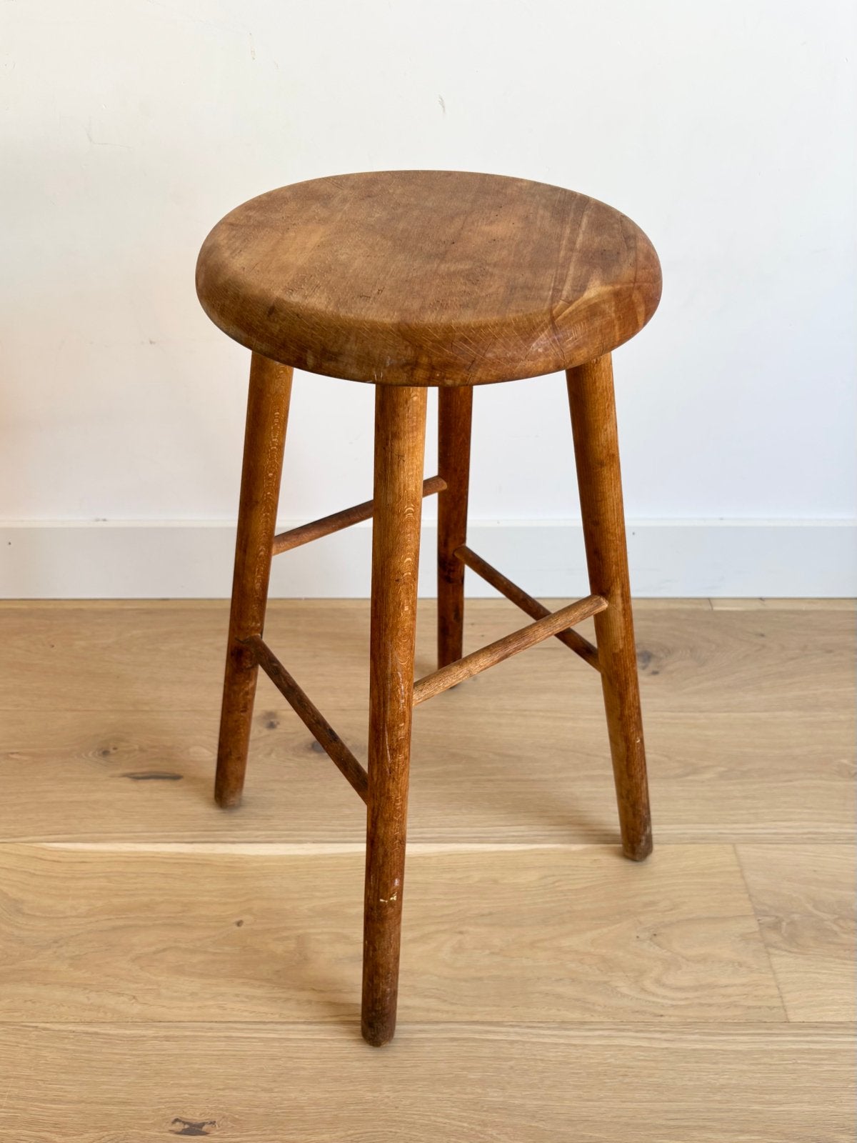 Leuke vintage houten kruk, hoog model, Huis en Inrichting, Krukjes, Ophalen, Gebruikt, -, -