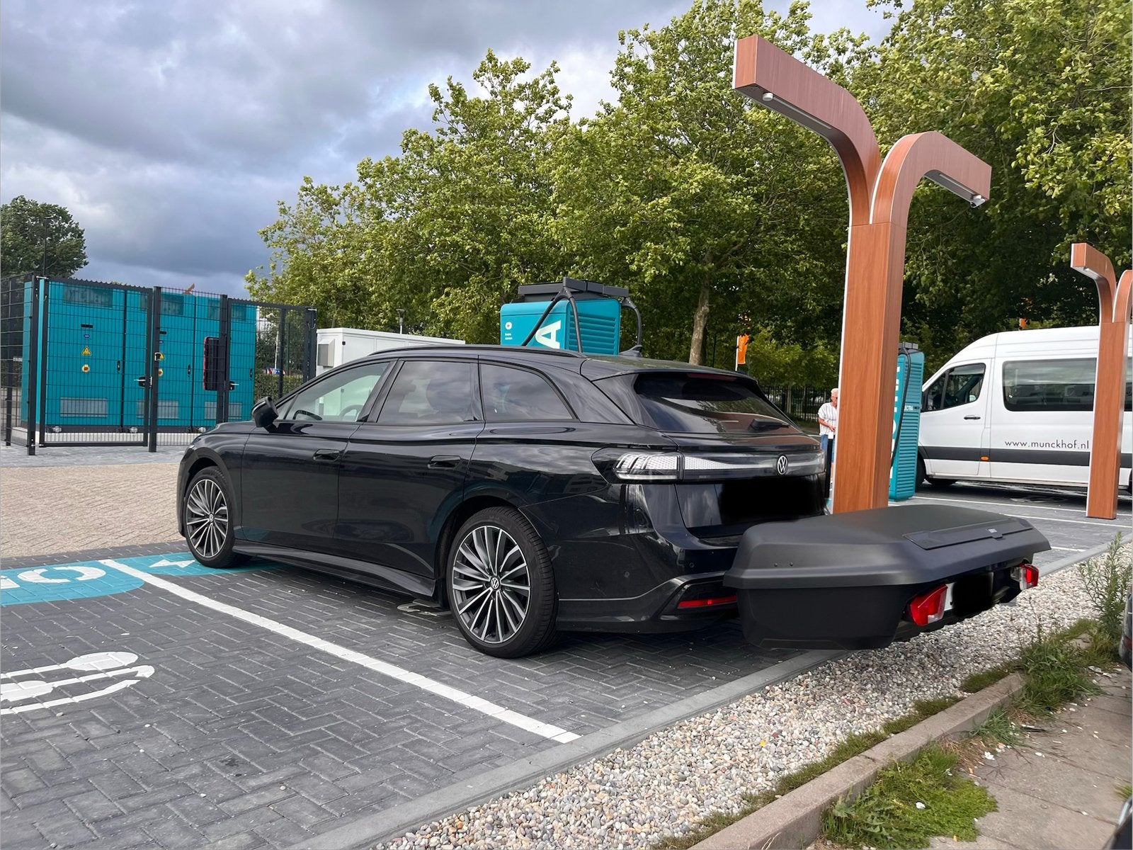 Te huur Thule Arcos L trekhaakkoffer 15€ p.d./60€ p.wk, Ophalen, Zo goed als nieuw