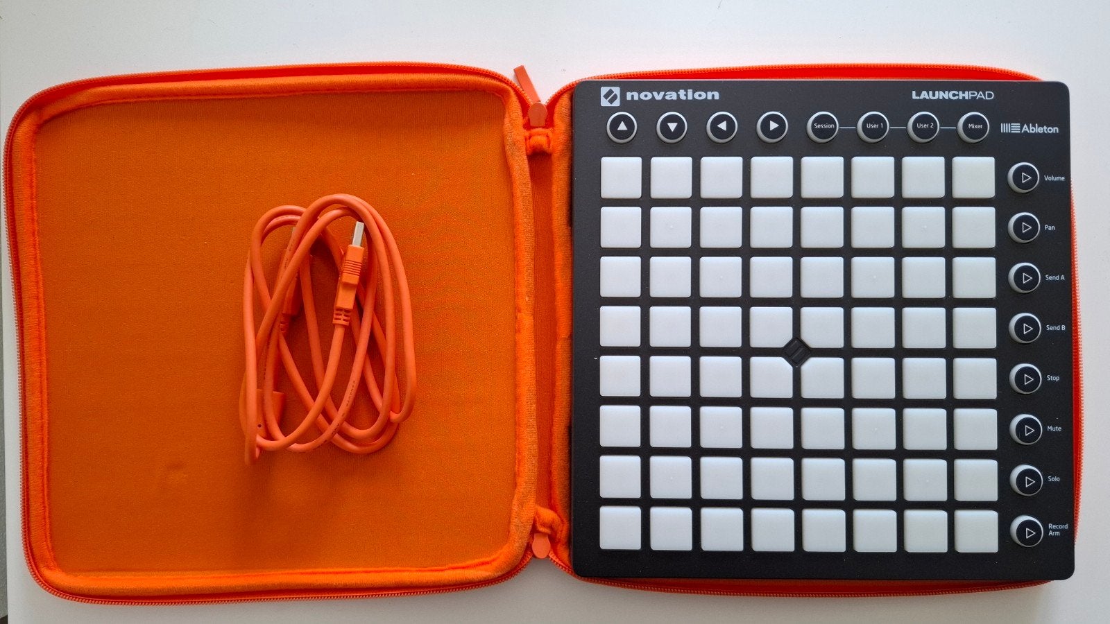 Novation Launchpad MK2 2x gebruikt!, Ophalen of Verzenden, Zo goed als nieuw