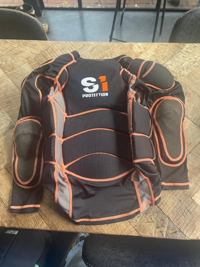 Bmx bodyprotector, Kinderen, Ophalen of Verzenden, Zo goed als nieuw, L